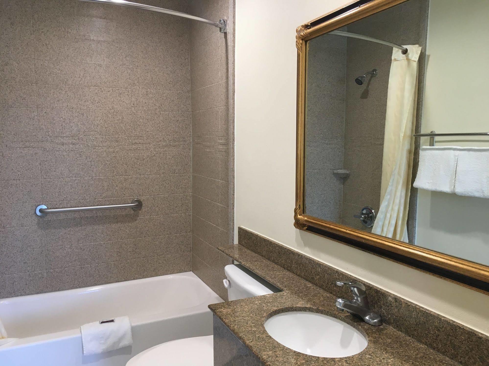 Simply Home Inn & Suites - Риверсайд Экстерьер фото