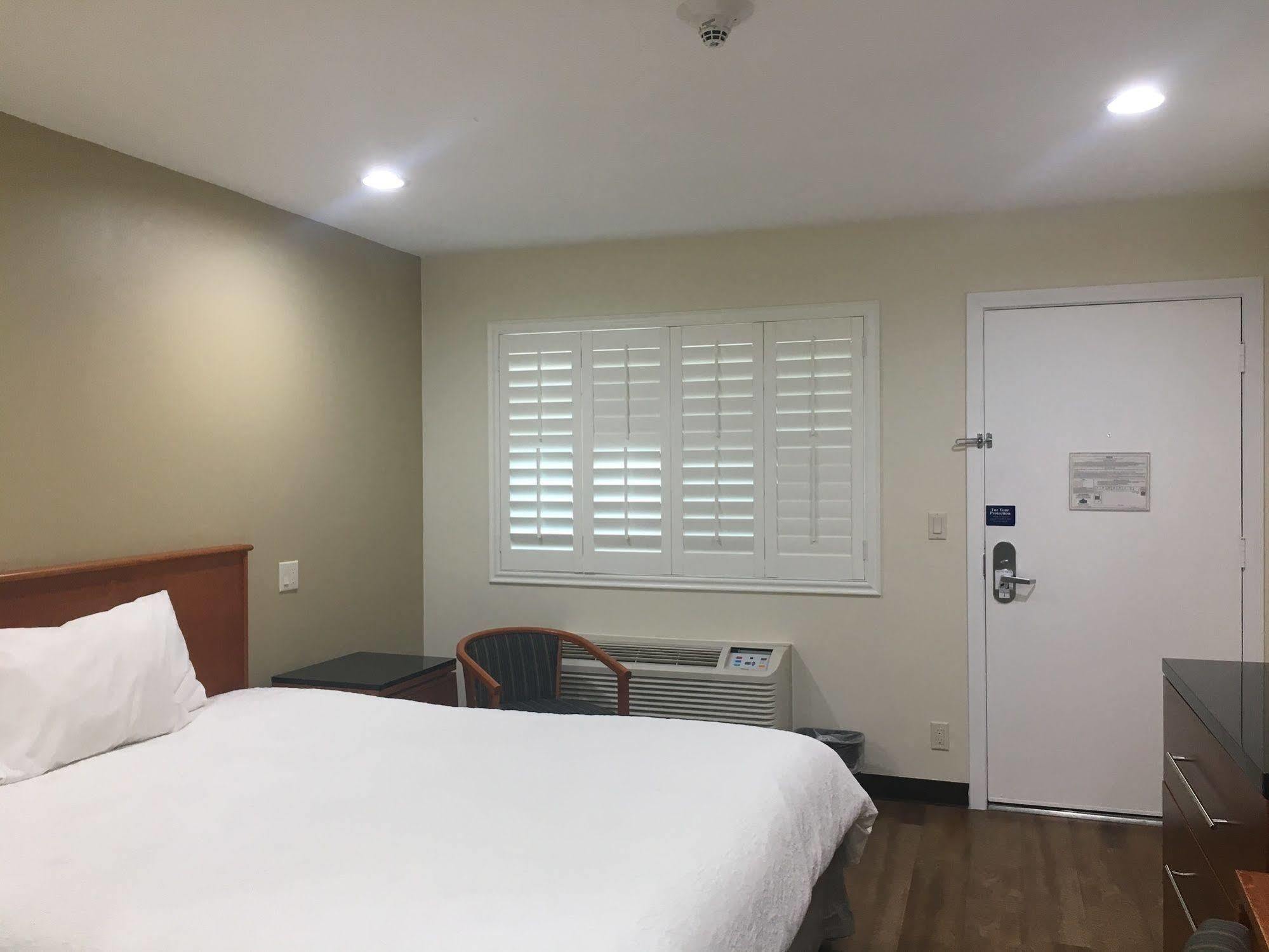 Simply Home Inn & Suites - Риверсайд Экстерьер фото